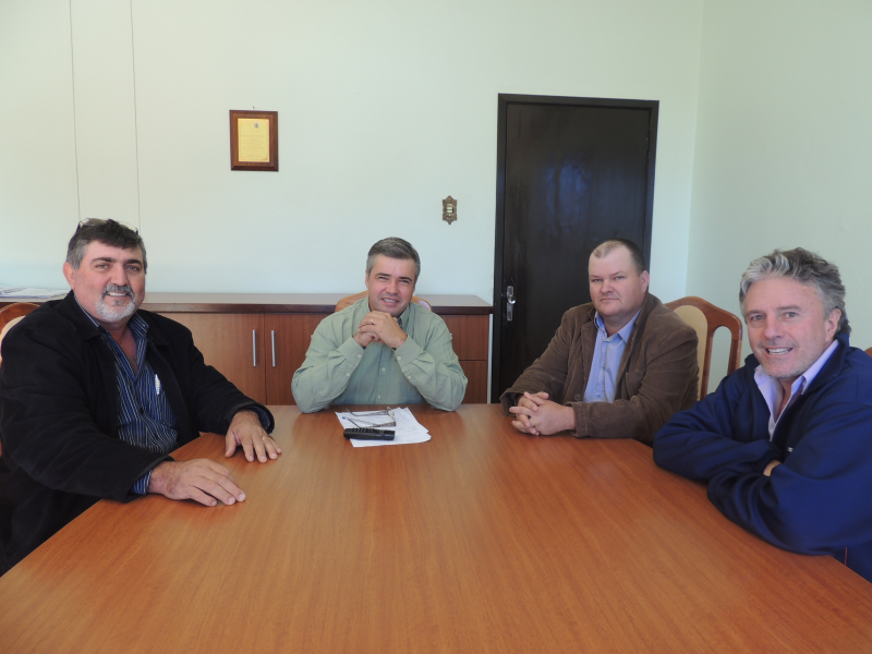 MESA DIRETORA DA CÂMARA EM REUNIÃO COM O PREFEITO